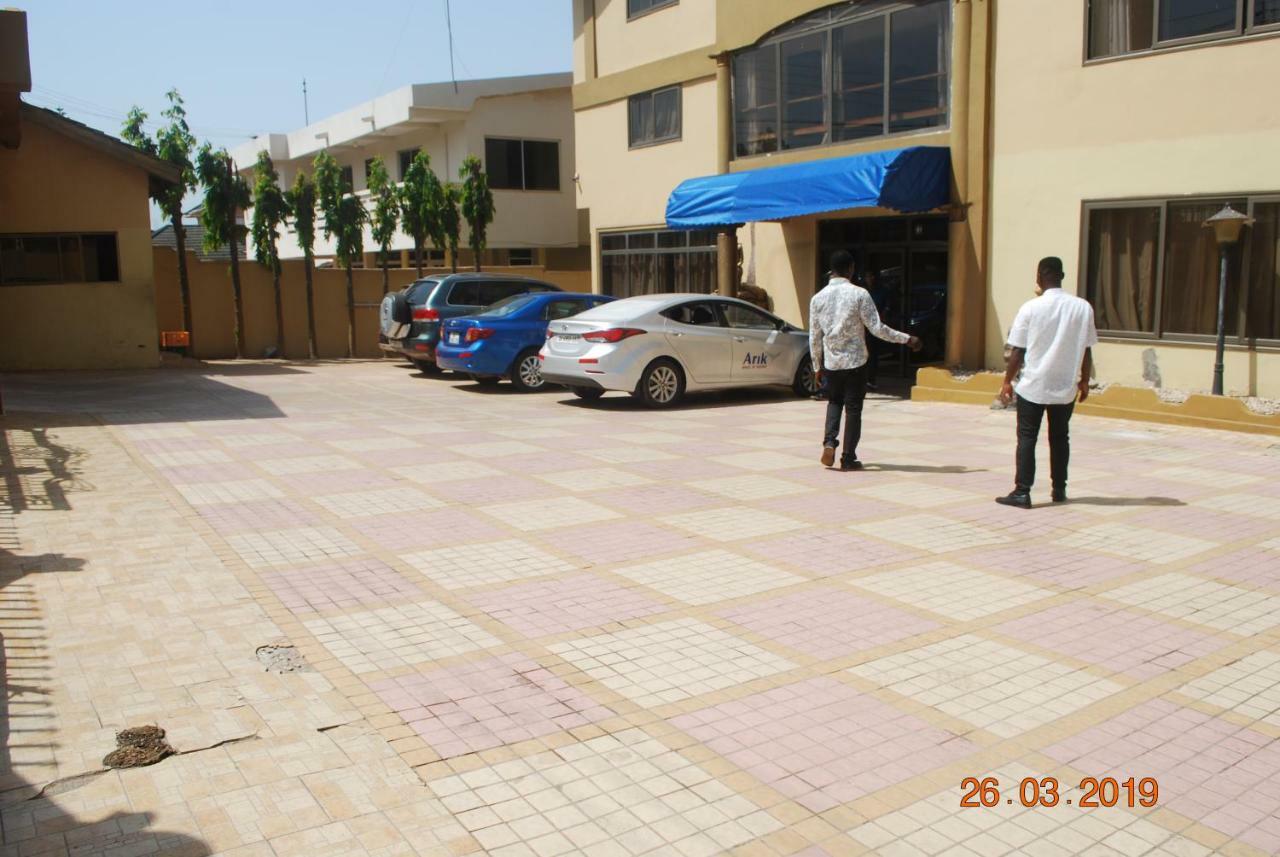 Ampomaah Hotel Accra Exterior photo