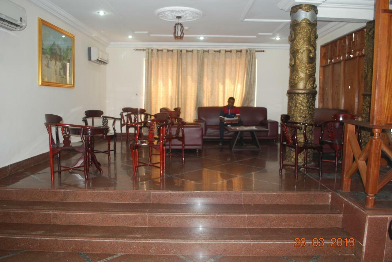 Ampomaah Hotel Accra Exterior photo