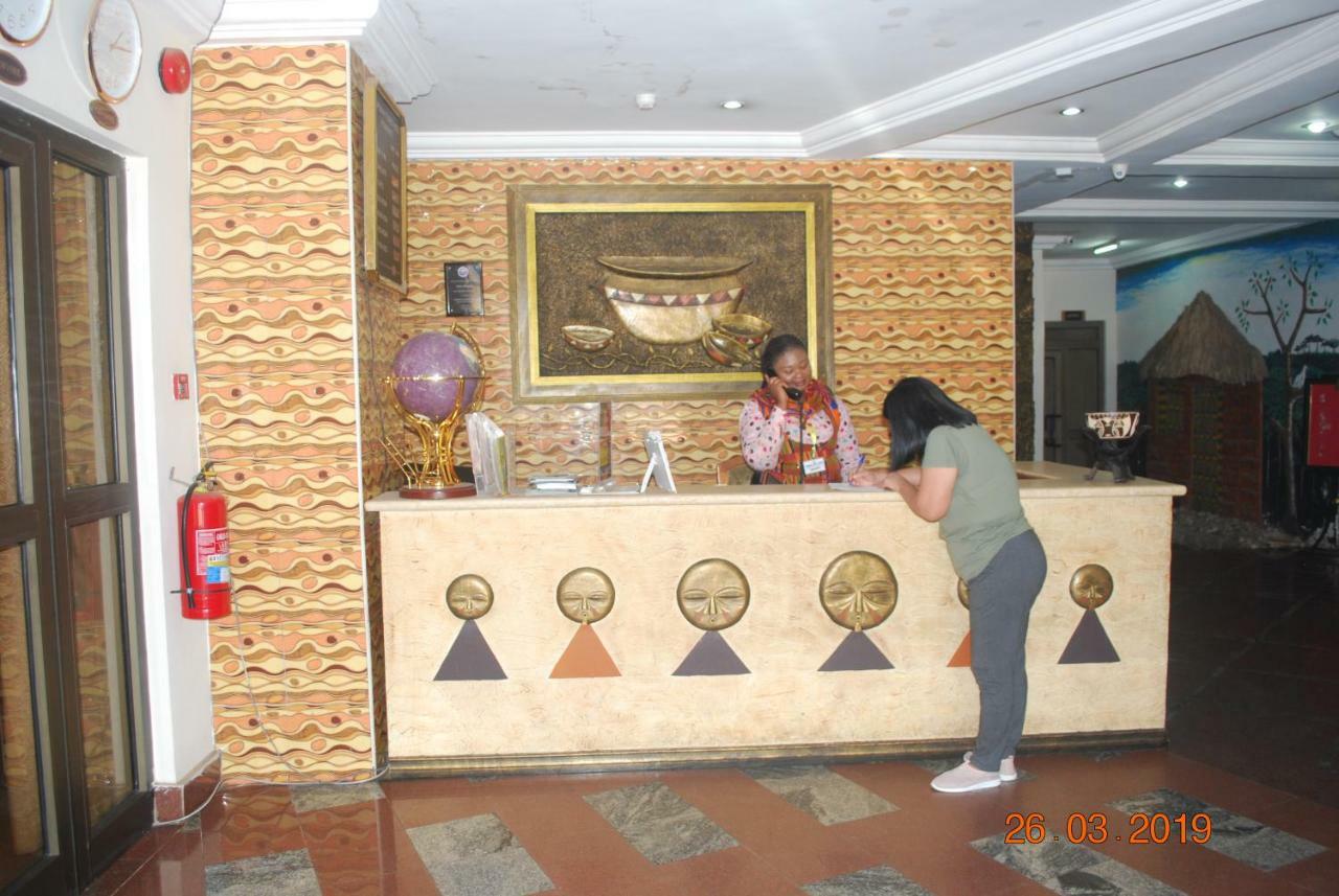 Ampomaah Hotel Accra Exterior photo