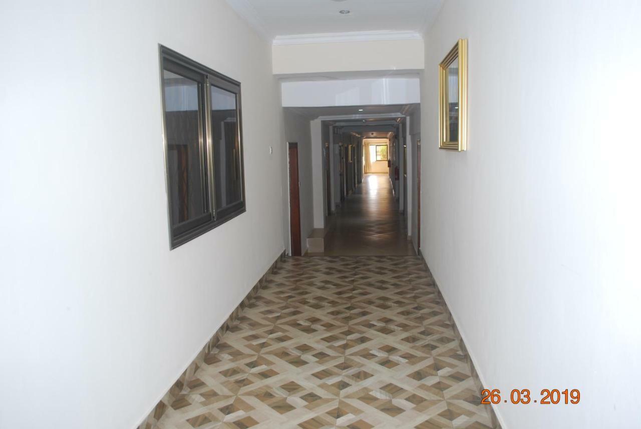 Ampomaah Hotel Accra Exterior photo